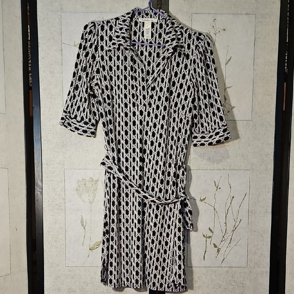 Laundry by Design Black and White Midi Sheath Dress with 3/4 Cuffed Sleeves